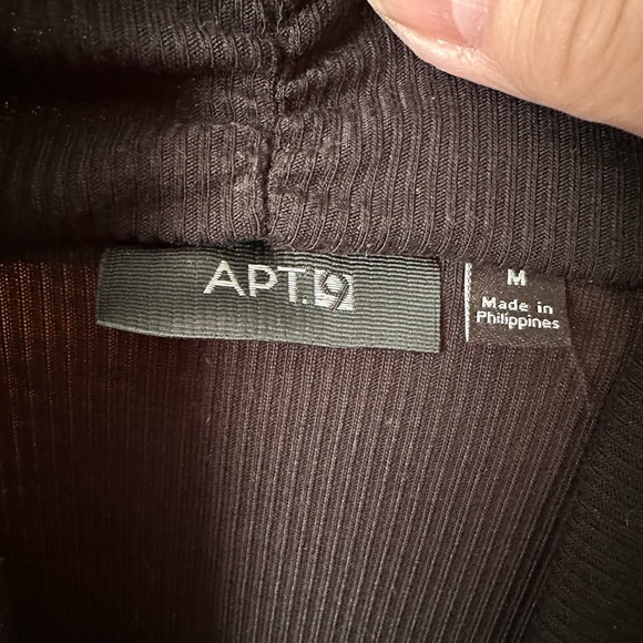 Apt. 9 wrap top - Picture 2 of 2